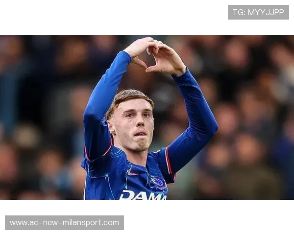 切尔西反抢速度极快，帕尔默远射稍偏